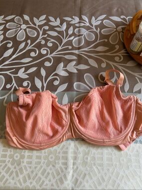 Change Full Coverage Lace Underwire Bra in Peach Size 32L